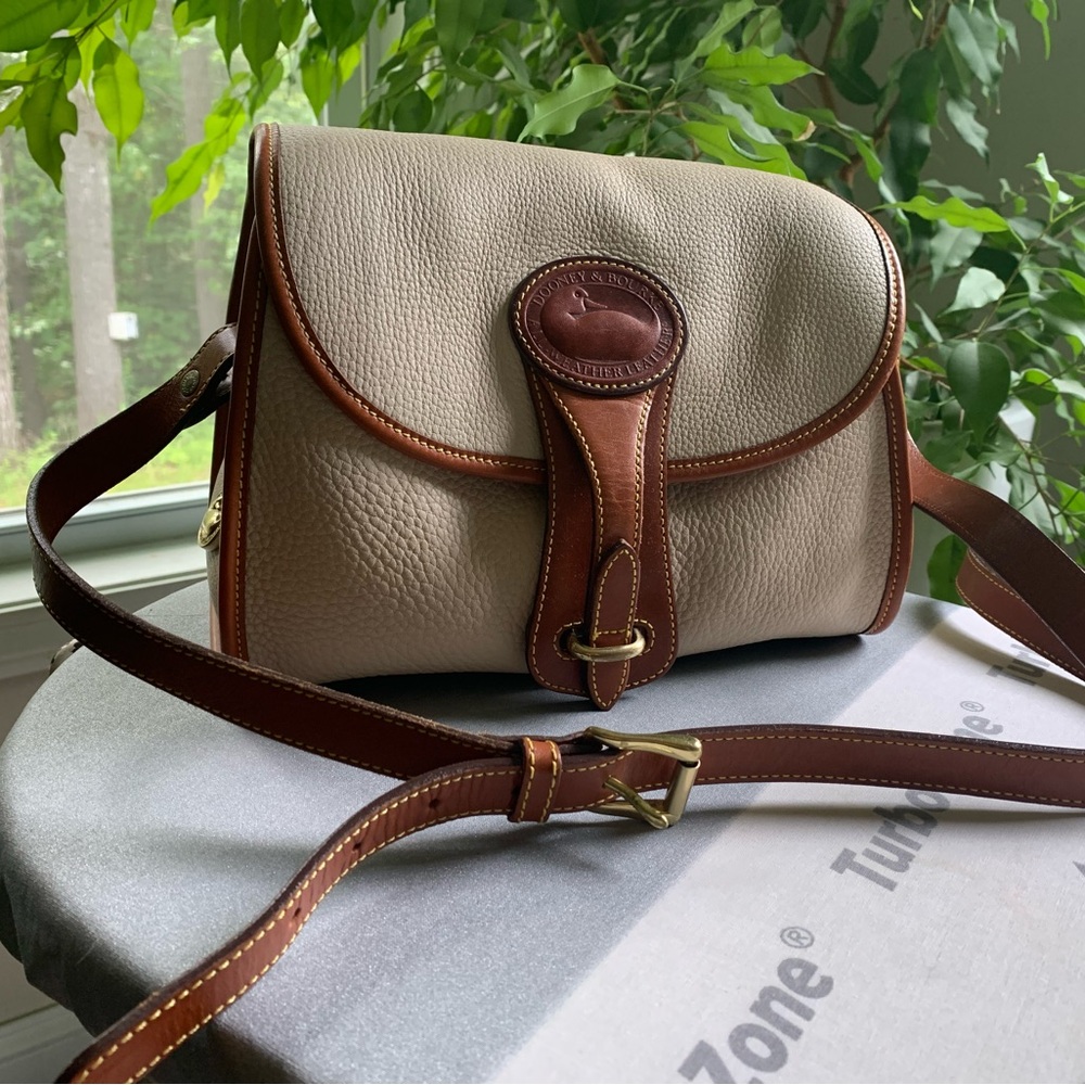 VTG DOONEY & BOURKE Essex Saddle Bag Purse Women's Crossbody All Weather Leather
